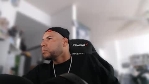 simplyfaded online show from October 17, 2:26 am