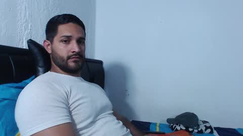 Snapshot of alonxoo chatting on September 28, 10:41 pm alonxoo online show from September 28, 10:41 pm