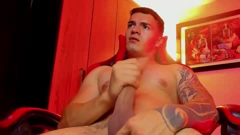 alpha_dominus_ online show from December 20, 7:04 am