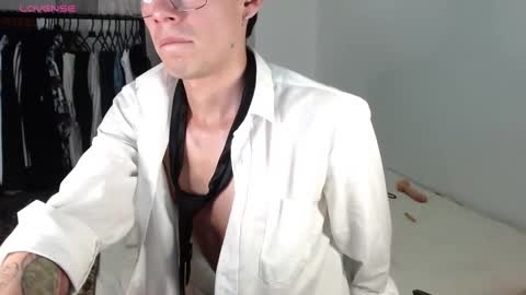 Snapshot of amad696 chatting on March 6, 12:32 am Amad Passer x guests   Independent model online show from March 6, 12:32 am