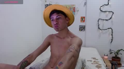 Snapshot of amad696 chatting on February 2, 8:51 pm Amad Passer x guests   Independent model online show from February 2, 8:51 pm