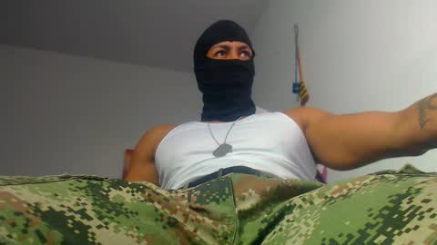 Snapshot of american_challenges chatting on October 24, 11:01 am miguel online show from October 24, 11:01 am