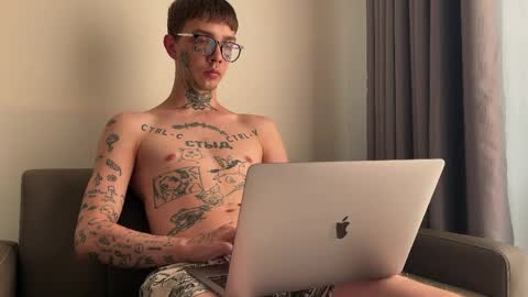 simon online show from April 15, 9:20 am