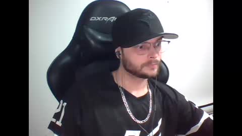 anarchyy1994 online show from April 7, 7:19 am