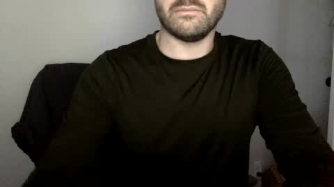 Snapshot of andees222 chatting on December 18, 10:24 pm Andees222 online show from December 18, 10:24 pm