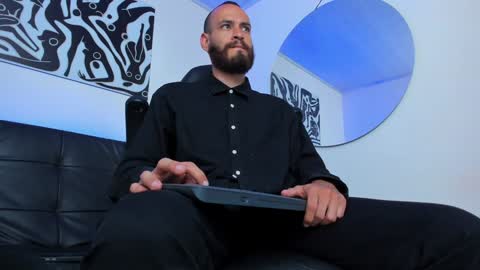 Snapshot of anders_x chatting on January 11, 7:05 pm Andrs   -                   online show from January 11, 7:05 pm
