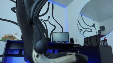 Snapshot of anders_x chatting on October 11, 2:15 am Andrs   -                   online show from October 11, 2:15 am