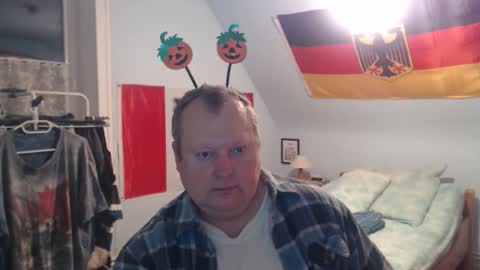 Snapshot of andre124231 chatting on October 29, 9:29 pm Andre online show from October 29, 9:29 pm