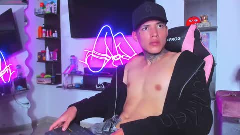 andrees_s online show from September 23, 11:37 pm