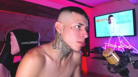 andrees_s online show from March 2, 11:39 am