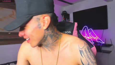 andrees_s online show from September 18, 2:02 am