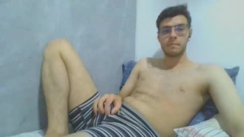 andres129494 online show from December 18, 2:51 am