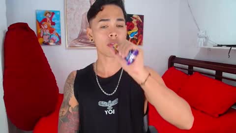 andres_santos777 online show from January 10, 5:26 am