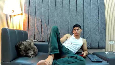 andres_stud online show from November 22, 5:18 am