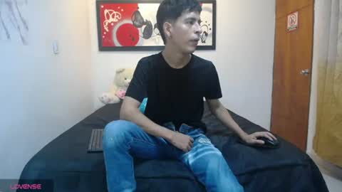 andrescoll25 online show from July 11, 7:05 pm