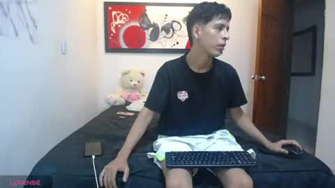 andrescoll25 online show from July 9, 6:55 pm