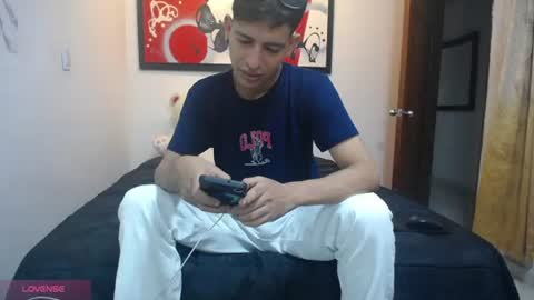 andrescoll25 online show from July 3, 6:12 pm