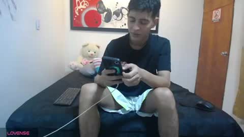 andrescoll25 online show from July 8, 6:34 pm