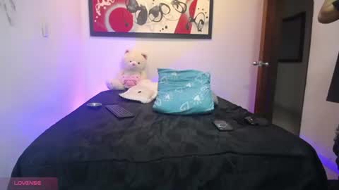 andrescoll25 online show from June 28, 9:21 pm