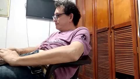 andresfloga online show from November 14, 3:42 am