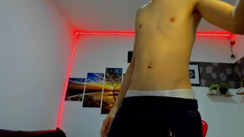 andrew_2811 online show from October 5, 6:28 am