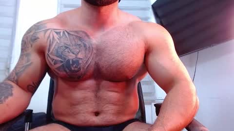 andrew_holden__ online show from February 13, 12:28 am