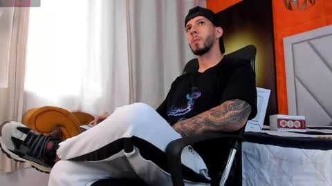 Andrew Mathwes online show from December 6, 9:13 pm