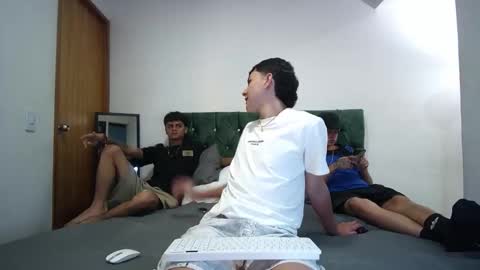 Snapshot of andrew_restrepo chatting on September 23, 1:38 am andrew restrepo online show from September 23, 1:38 am