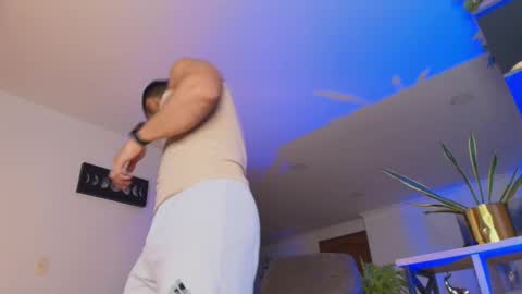 ANDREW WEST online show from February 7, 11:43 pm