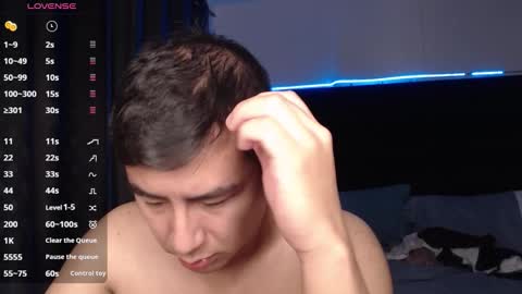 Snapshot of andrewmhilton_ chatting on October 25, 8:27 am andrewmhilton_ online show from October 25, 8:27 am