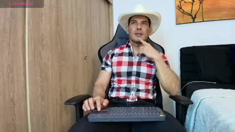 andrewstelee online show from April 15, 2:44 am