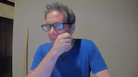 Snapshot of andy0pandi chatting on January 25, 7:17 am Andrew online show from January 25, 7:17 am