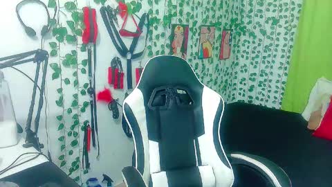 Andy Gray online show from February 8, 4:00 pm