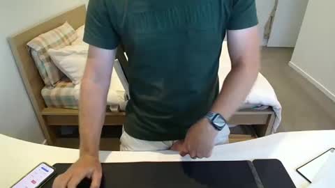 andy_xx79 online show from January 13, 5:44 am