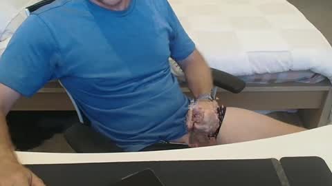 andy_xx79 online show from January 21, 6:23 am