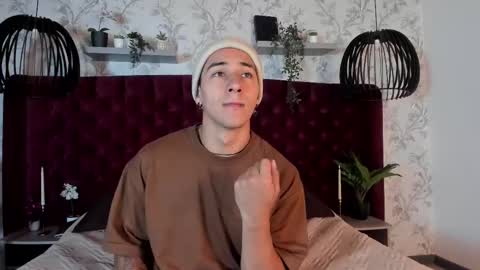 Andy Joy  online show from November 18, 11:25 am