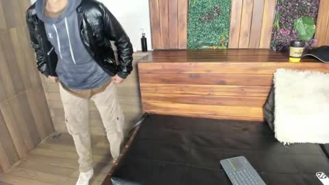 Andy Joy  online show from April 15, 11:43 am