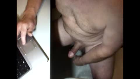 Snapshot of andymorris18500921 chatting on December 10, 5:55 pm andy online show from December 10, 5:55 pm