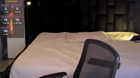 Andy online show from October 9, 10:14 pm