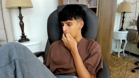 andyxibrat online show from May 24, 12:00 pm
