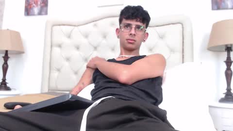 andyxibrat online show from April 1, 1:41 pm