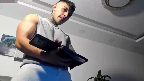 Snapshot of angeel_d035 chatting on December 13, 1:48 am Angel online show from December 13, 1:48 am