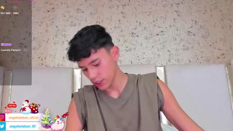 Snapshot of angel_esteban_fx chatting on January 7, 3:37 am ngel Esteban  online show from January 7, 3:37 am