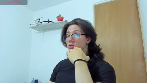 Angel Bennet online show from February 4, 3:00 am