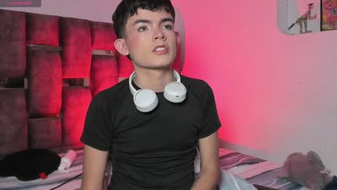 Snapshot of angelocute_ chatting on January 4, 5:37 am Angelo I work from home this is my room  online show from January 4, 5:37 am