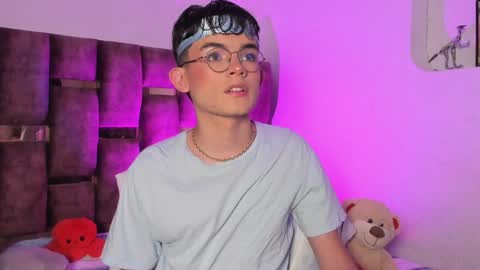 Snapshot of angelocute_ chatting on January 3, 4:22 am Angelo I work from home this is my room  online show from January 3, 4:22 am