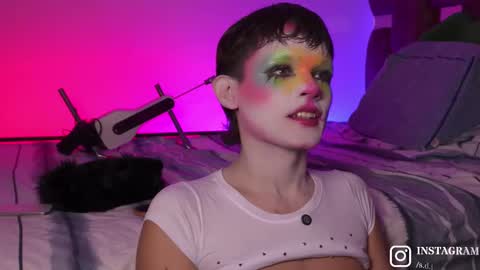 Snapshot of angelocute_ chatting on October 23, 6:28 am Angelo I work from home this is my room  online show from October 23, 6:28 am