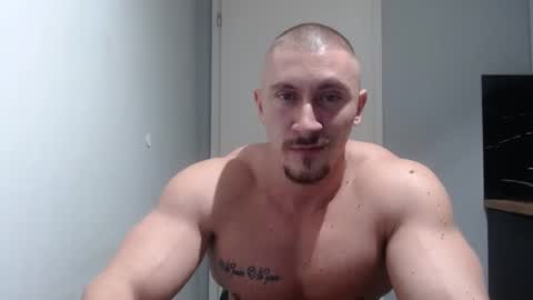 Snapshot of angelofit chatting on December 18, 7:19 pm  ------- SEX SHOW WITH GUYS AND GIRLS  MUSCLE SHOW online show from December 18, 7:19 pm