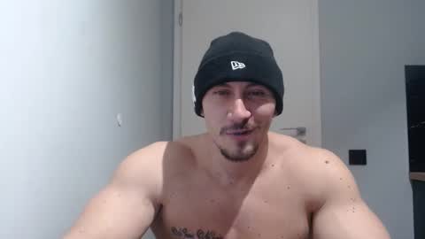Snapshot of angelofit chatting on February 3, 6:39 pm  ------- SEX SHOW WITH GUYS AND GIRLS  MUSCLE SHOW online show from February 3, 6:39 pm