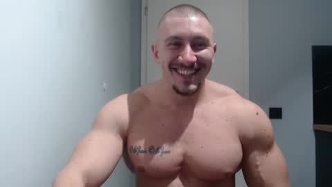 Snapshot of angelofit chatting on January 28, 6:39 pm  ------- SEX SHOW WITH GUYS AND GIRLS  MUSCLE SHOW online show from January 28, 6:39 pm